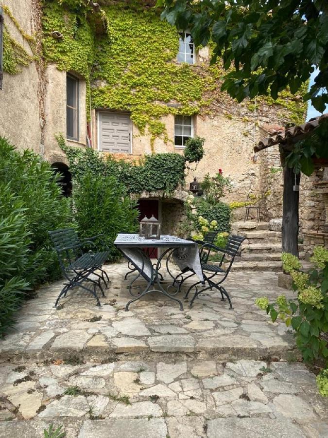 Aparthotel Domaine Le Petit Hameau à Cotignac Extérieur photo