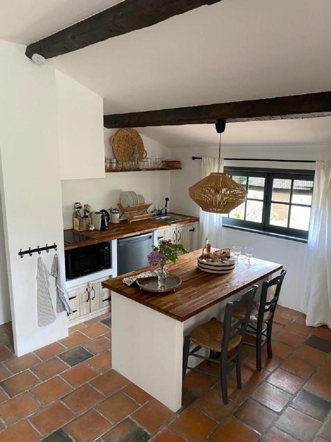 Aparthotel Domaine Le Petit Hameau à Cotignac Extérieur photo