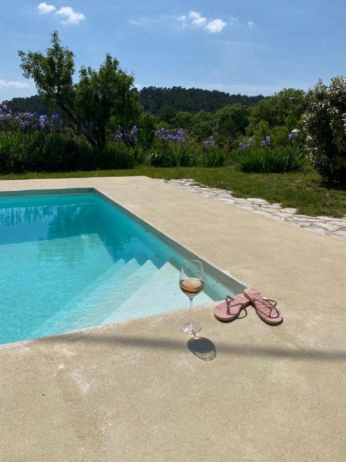 Aparthotel Domaine Le Petit Hameau à Cotignac Extérieur photo